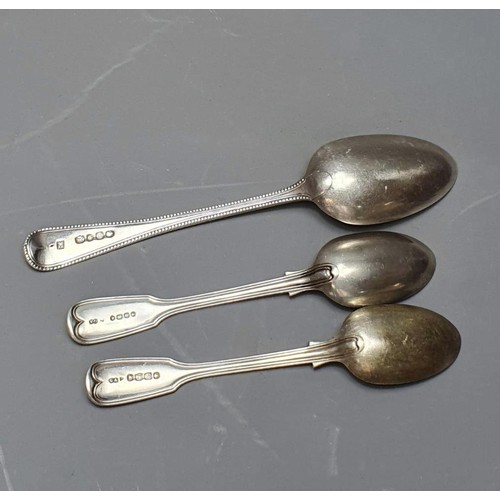 26 - 3 hallmarked silver spoons weighing 99g. Shipping group (A), optional combined shipping or collectio... 