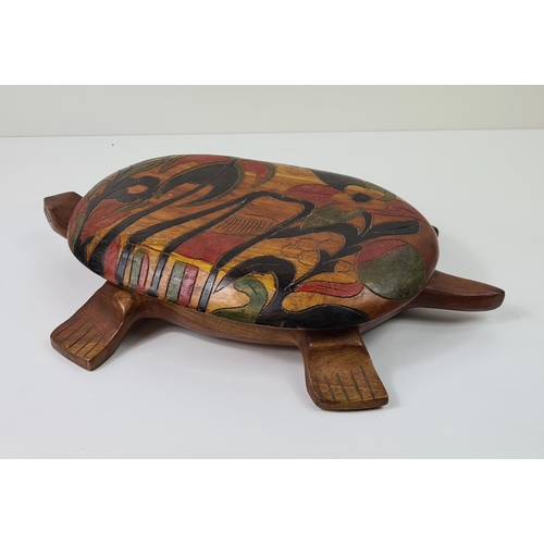 33 - Large wooden storage box in the form of a tortoise measuring 43cmx18cm. Shipping group (A), optional... 