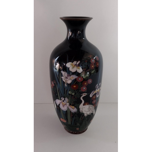 85 - Early chinoiserie vase. Collection in person / your own courier.