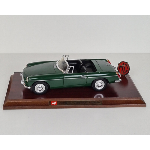 36 - Limited edition Corgi 1:18 die-cast model MG roadster. Number 5424 of 15,000. Shipping Group (A). Op... 