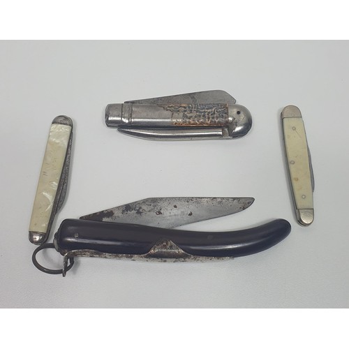 2 - 4 penknives. Shipping Group (A).