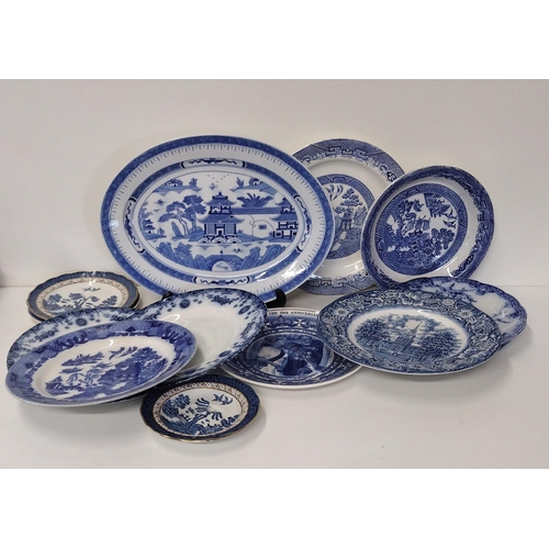 307 - Selection of blue and white chinaware. Collection only.