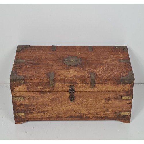 270 - Antique wooden chest measuring 20x40x22cm. Collection only.