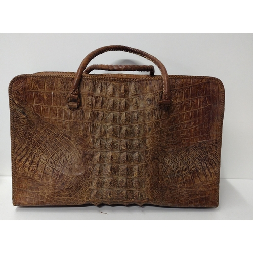 110 - Vintage Alligator skin bag. Shipping Group (A).