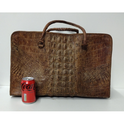 110 - Vintage Alligator skin bag. Shipping Group (A).