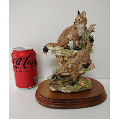 54 - Leonardo Collection foxes figure. Shipping Group (A).