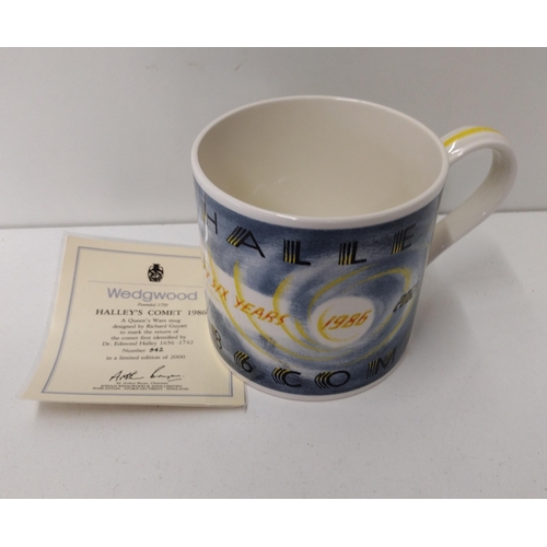 87 - Halley's Comet 1986 commemorative mug by Wedgewood with COA. Shipping Group (A).