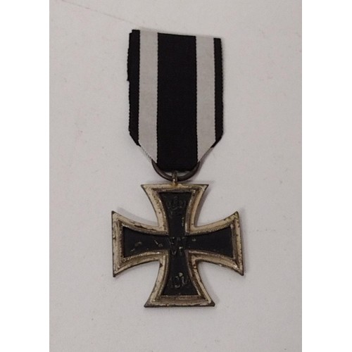 181 - WWI German Iron Cross 2nd class. Shipping Group (A).