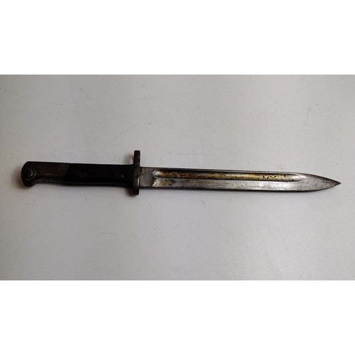 188 - WWII Polish M1930 Mauser bayonet. Shipping Group (B).