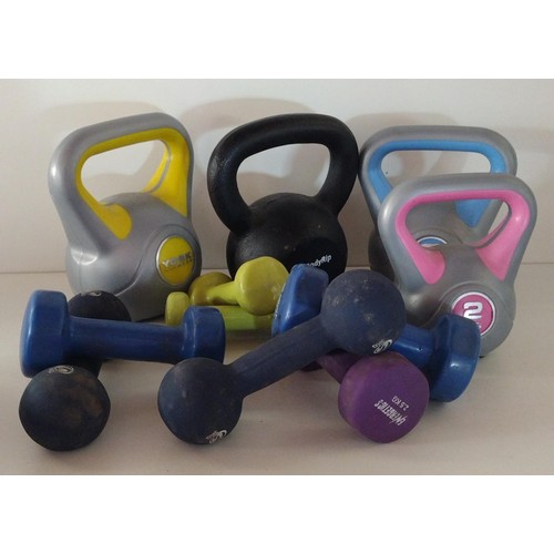 208 - Dumbbells and kettle bells. Collection only.