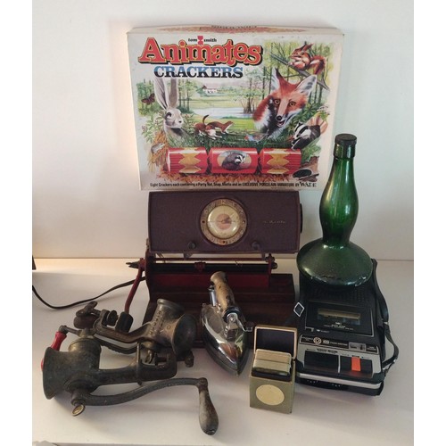 218 - Collectable vintage items including cameras etc. Collection only.