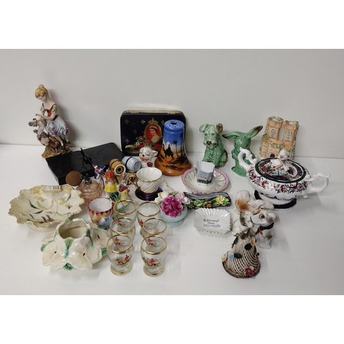 256 - Decorative and useful domestic items. Collection in person