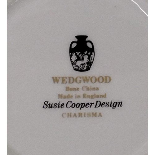 262 - Wedgwood Susie Cooper design 'Charisma' (6) setting tea set, including tea pot, cake plate, milk jug... 