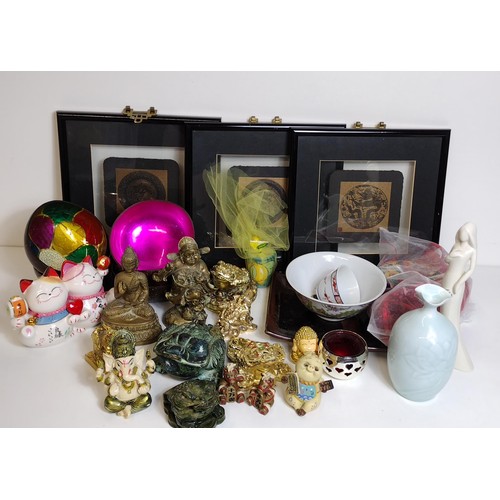 360 - Large assortment of Oriental collectable items. Collection only.