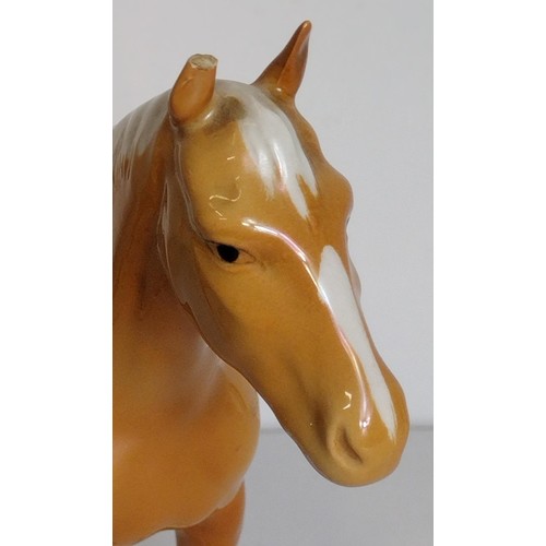 359 - 2 Beswick horse figures. Shipping Group (A).