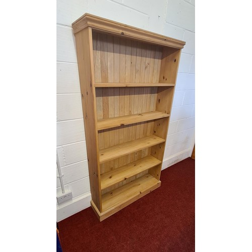 277 - Good quality solid pine bookcase H:184 x W:98 x D:24 cm. Collection only.