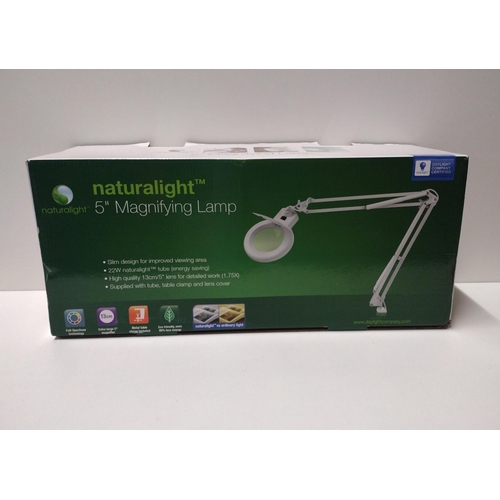 152 - As new 6 inch diameter illuminated magnifying lamp. Collection only.