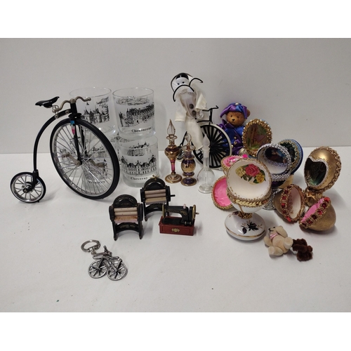 228 - Assortment of decorative domestic items. Collection only.