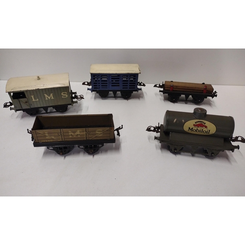 229 - Louis Marx & Co., vintage Stream Line electrical  train set. Collection only.