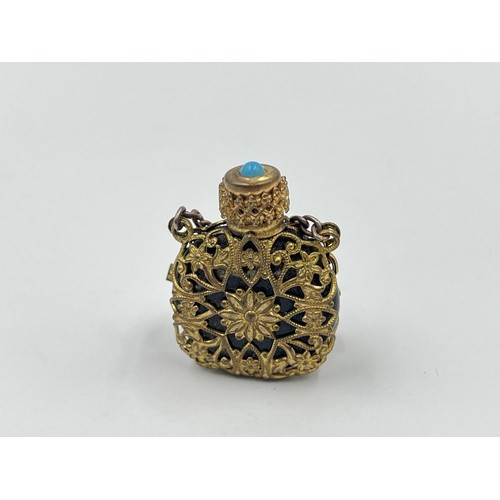 50 - Late c19th gilt metal scent bottle brooch. Shipping Group (A).