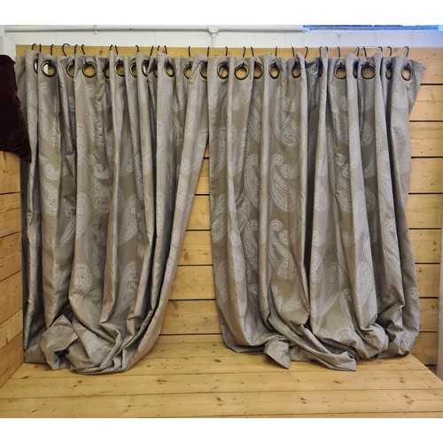 78 - A good pair of heavyweight lined curtains, 270 (drop) x 329 (w) cm.