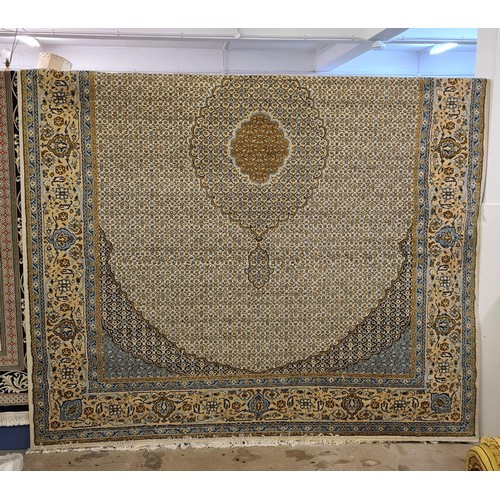 91 - Very large floor rug measuring 408 x 300 (w) cm.