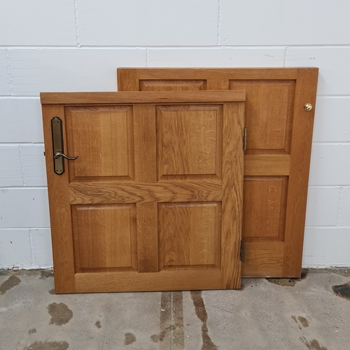 149 - A good quality and heavy oak stable door. 202 (h) x 91 (w) x 4.5 (d) cm.