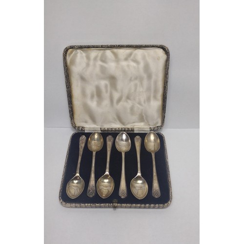 298 - Cased set of six silver spoons 84g, hallmark for Sheffield. Shipping Group (A).