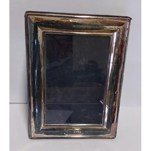 270 - Easel-back 925 silver photo frame, hallmark for Sheffield, 20 x 15 cm. Shipping Group (A).