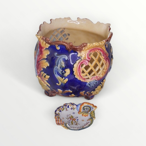 101 - English maiolica planter and a tin glazed small dish.