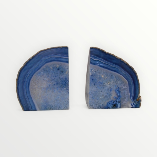 119 - Two 'bookend' pieces of cut and polished blue crystal geode, 15 x 13cm. Shipping group (C).