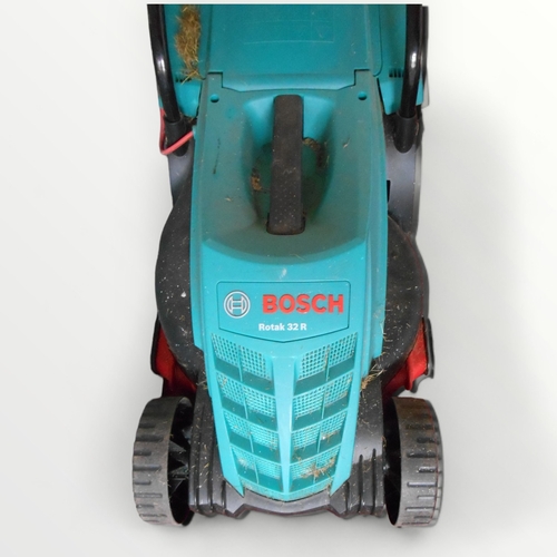 309 - Bosch 'Rotak 32 R' electric lawn mower with grass collection box.