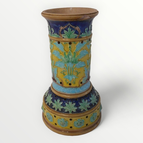 104 - Probably 19th century pottery Doulton maiolica column/stand. 29cm high. Shipping group (A).