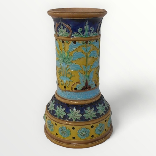 104 - Probably 19th century pottery Doulton maiolica column/stand. 29cm high. Shipping group (A).