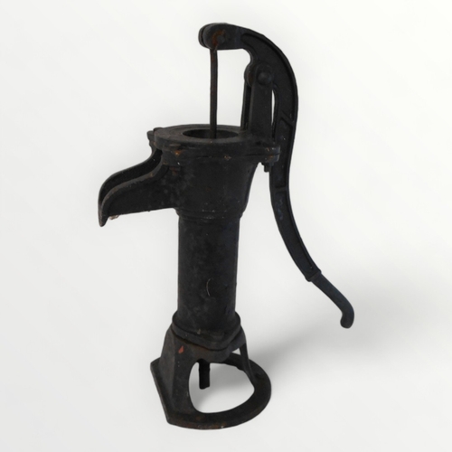 155 - Decorative cast iron manual water pump, 52cm high.