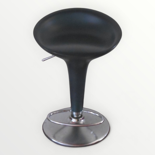 272 - Modern design gas lift stool with foot rail, 52cm to seat (lowest).