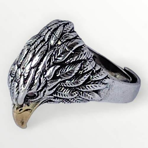 17 - Mens silver adjustable ring in the form of an Eagle's head. Shipping group (A).