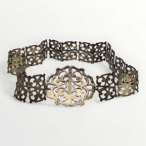 38 - 19th century Nurses belt, 64cm. Shipping group (A).