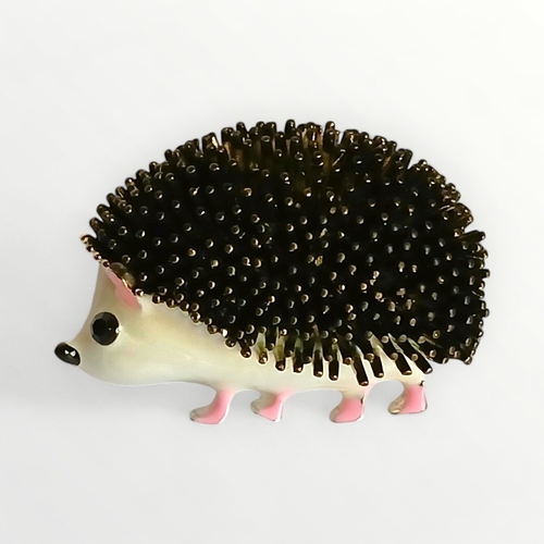 35 - Pretty hedgehog brooch. Shipping group (A).