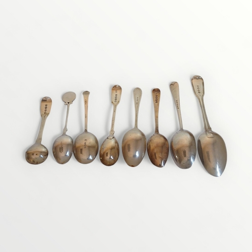 76 - Quantity of silver teaspoons, 148g. Shipping group (A).