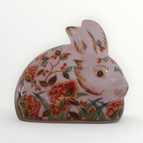 362 - Royal Crown Derby Collectors guild 'Meadow Rabbit' Paperweight with gold button, 7.5cm high. Shippin... 