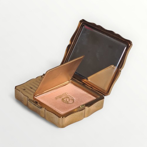 23 - Stratton musical brass compact with soft case, 8.5cm wide. Shipping group (A).