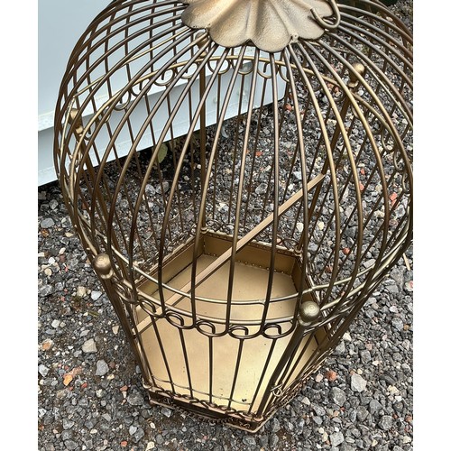 33 - Large Gold Painted Birdcage - contemporary birdcage in gold paint. 90cm high x 45cm Diameter

Collec... 