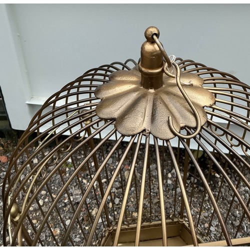 33 - Large Gold Painted Birdcage - contemporary birdcage in gold paint. 90cm high x 45cm Diameter

Collec... 