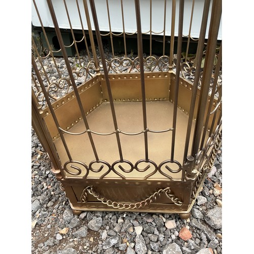 33 - Large Gold Painted Birdcage - contemporary birdcage in gold paint. 90cm high x 45cm Diameter

Collec... 