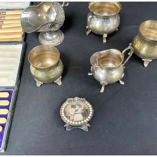 52 - Silver Plate adn EPNS Items - to include 2 boxed sets of butter knives, small picture frame. Heavy w... 