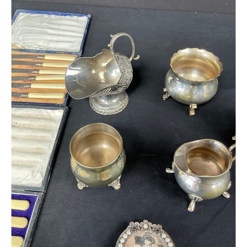 52 - Silver Plate adn EPNS Items - to include 2 boxed sets of butter knives, small picture frame. Heavy w... 