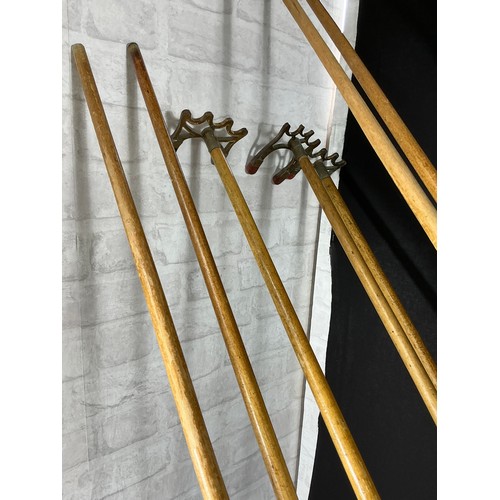 1 - Approx 20 Snooker Cues, long reach cues and Rests - ranging from vintage 40's to modern day

Collect... 