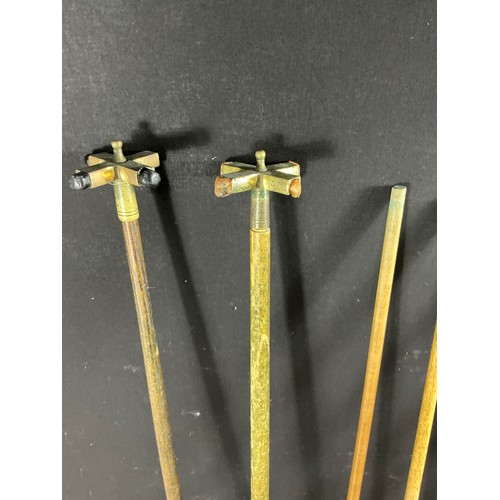 1 - Approx 20 Snooker Cues, long reach cues and Rests - ranging from vintage 40's to modern day

Collect... 