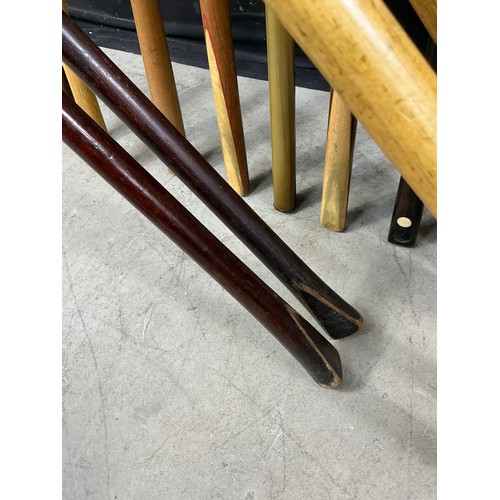 1 - Approx 20 Snooker Cues, long reach cues and Rests - ranging from vintage 40's to modern day

Collect... 